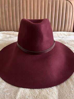 Burgundy Women\'s Hat by Vineyard Vines Vineyard Vines Burgundy Cotton Baseball Cap Hat Adjustable  main image 3